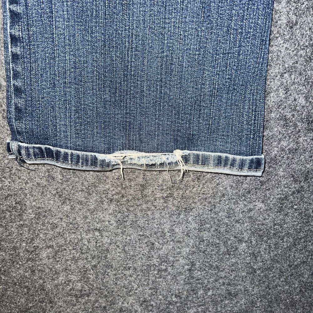 White House Black Market BLANC Flare Leg Jeans Size 6R Regular Blue Wash - Picture 3 of 7